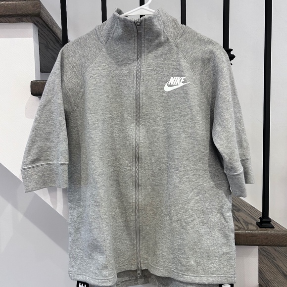 Nike stylish zip up! - Picture 1 of 2
